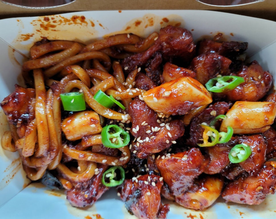 찐이야숯불두마리치킨 이미지