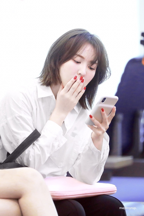 GLOW NAIL(글로우네일) 이미지