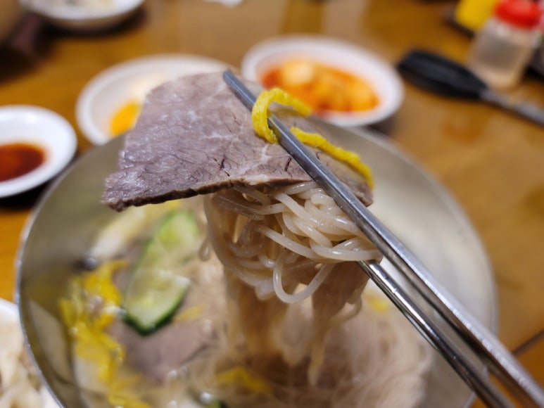 엄지냉면 이미지