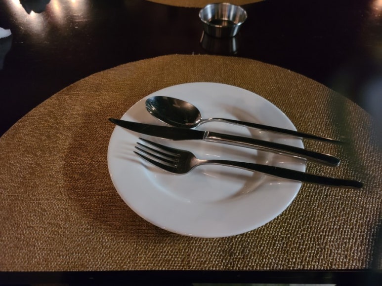 무국적신사 이미지