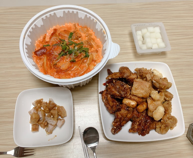 치킨플러스송천점 이미지
