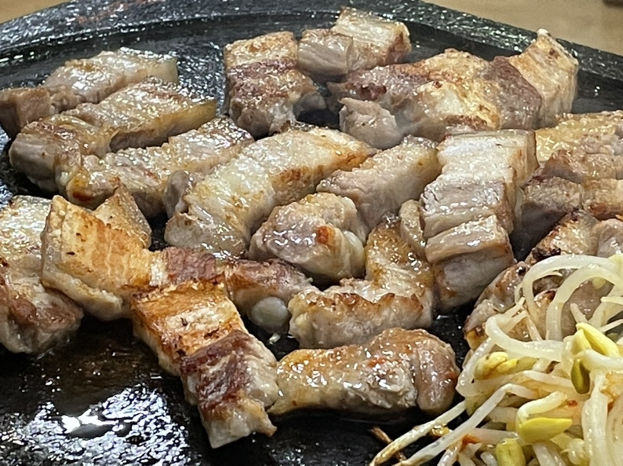 구들장고인돌삼겹살 이미지
