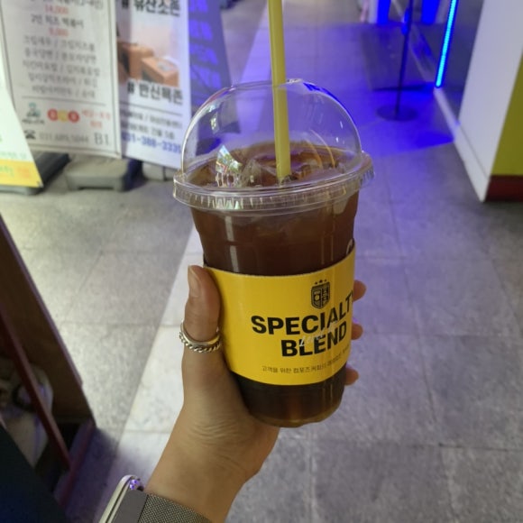 컴포즈커피 범계역점 이미지