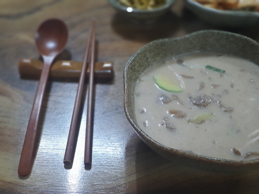 슬기둥도토리수제비 이미지