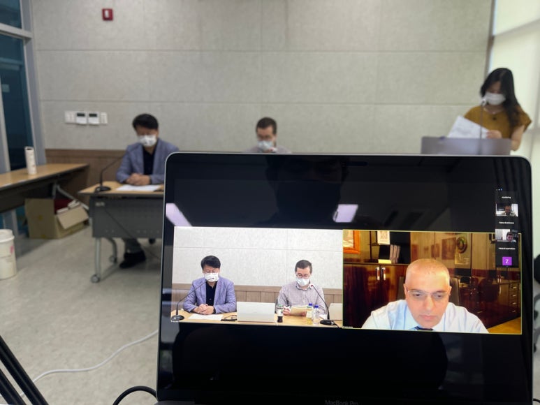 사진세공사 이미지