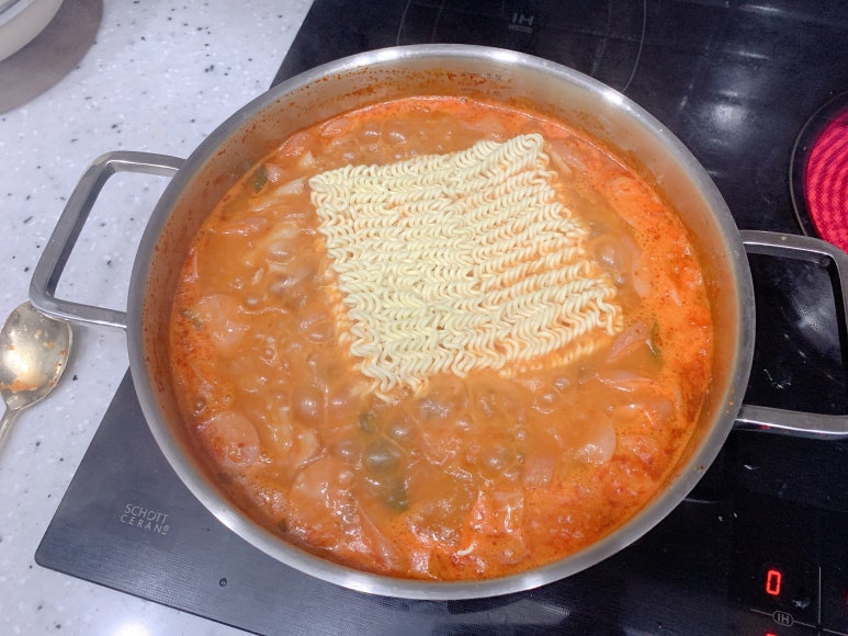 롱쓰부대찌개 이미지
