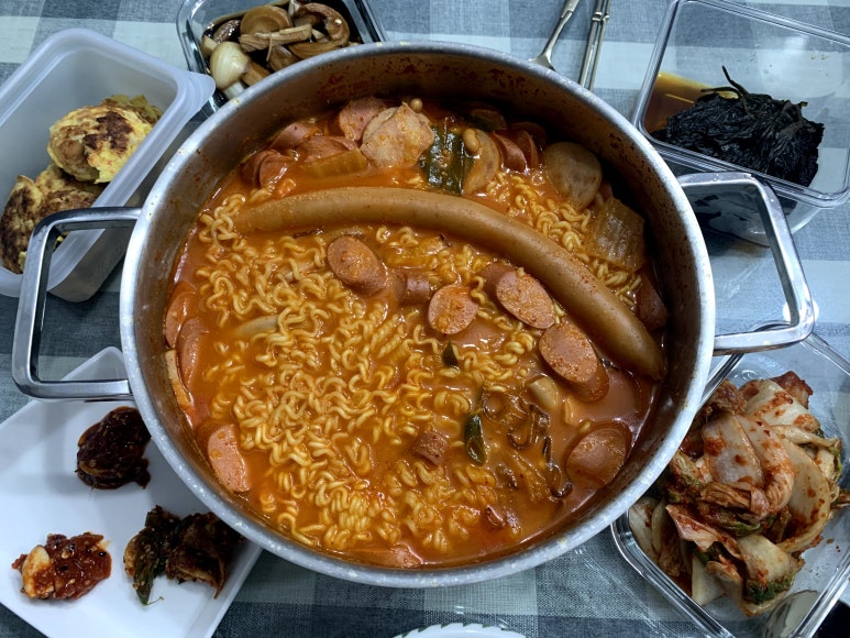 롱쓰부대찌개 이미지