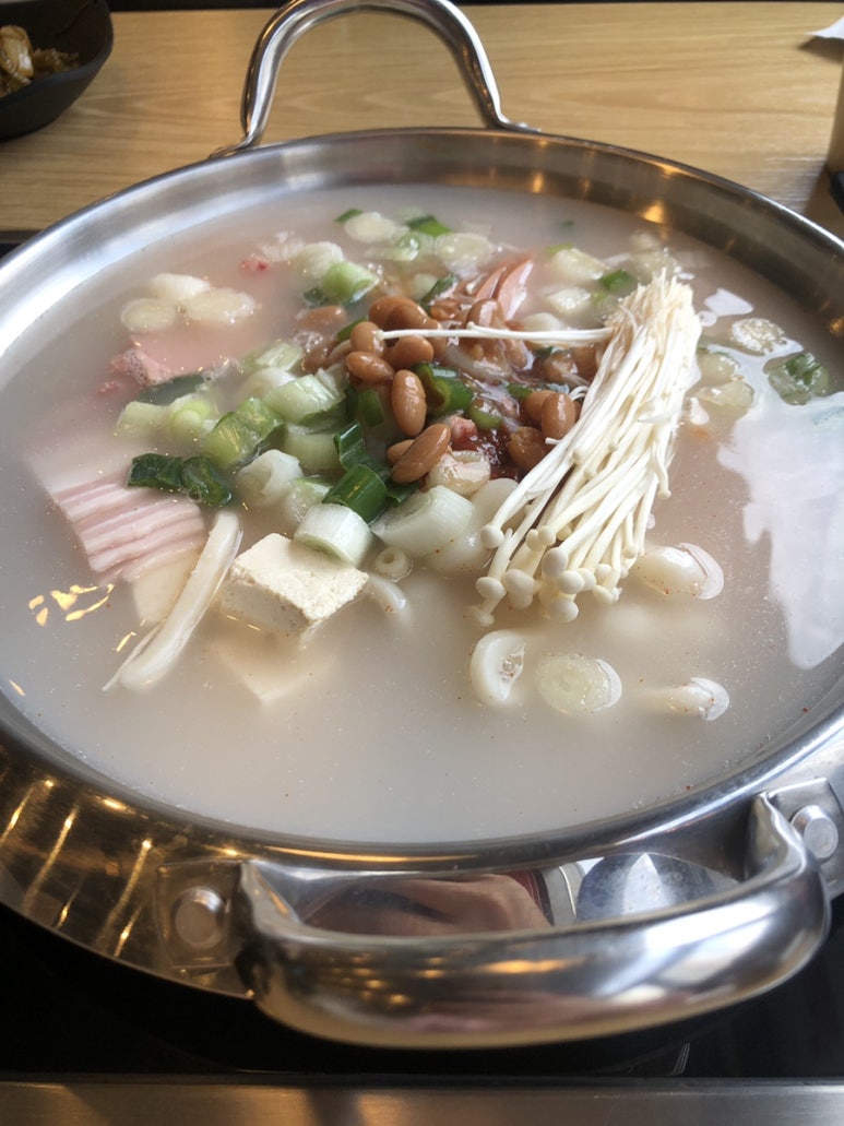 놀부보쌈앤부대찌개 이미지