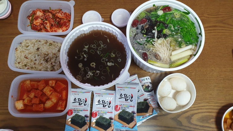 산능이네능이버섯백숙 이미지