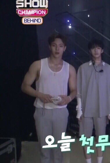 이어진 이미지