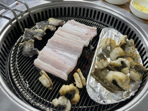 힘센숯불장어구이 이미지