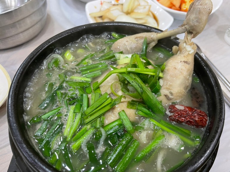토담능이백숙 이미지