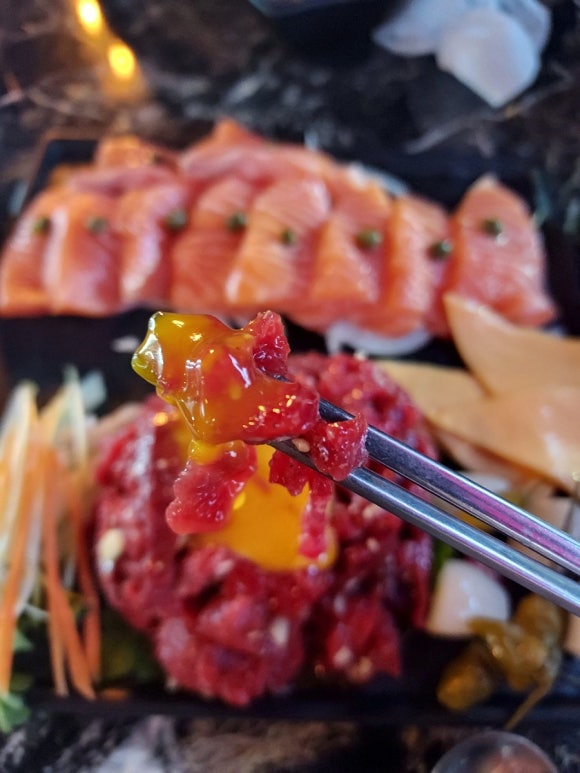 밤빛육회 이미지