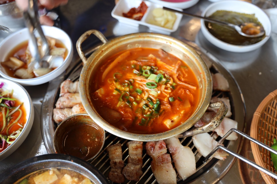 참돼지깡통구이 이미지