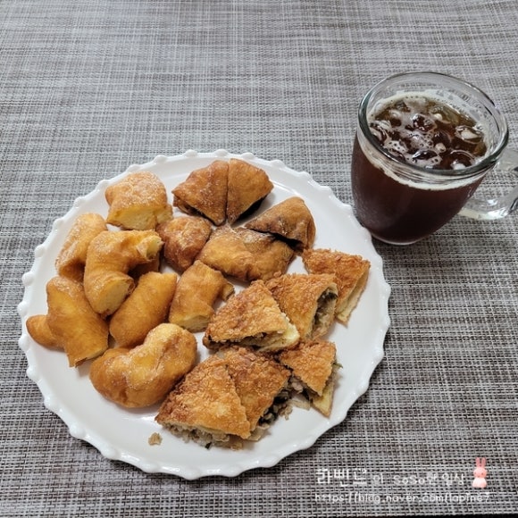 스마일명품찹쌀꽈배기&커피 이미지