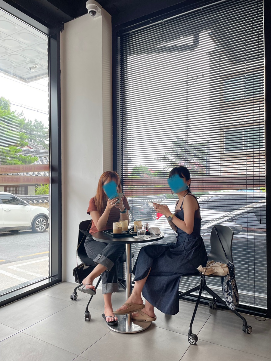 미드나잇 카페 이미지
