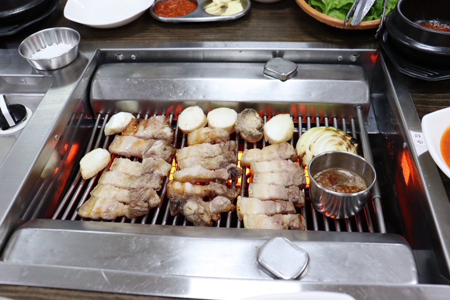 뚱돼지식당 이미지