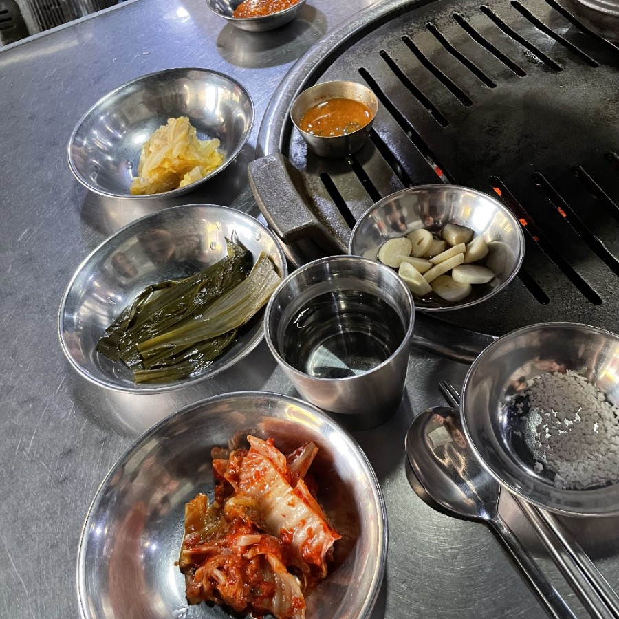 돼지로한판민족의국민먹거리(돼한민국) 이미지