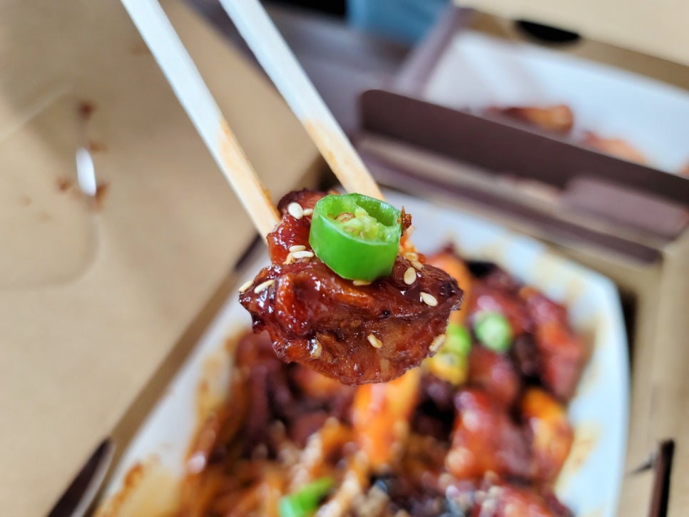 찐이야숯불두마리치킨 이미지