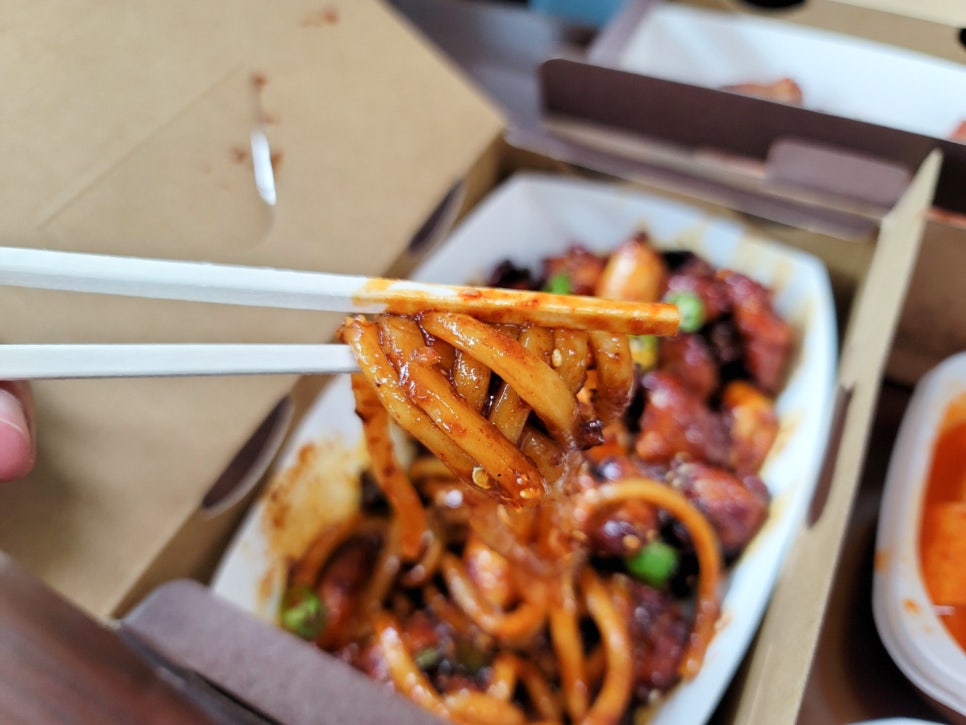 찐이야숯불두마리치킨 이미지