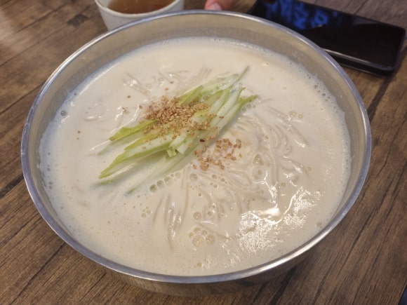 산두리비빔국수 이미지