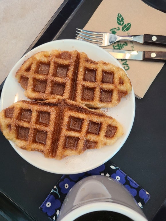 폴링인커피 이미지