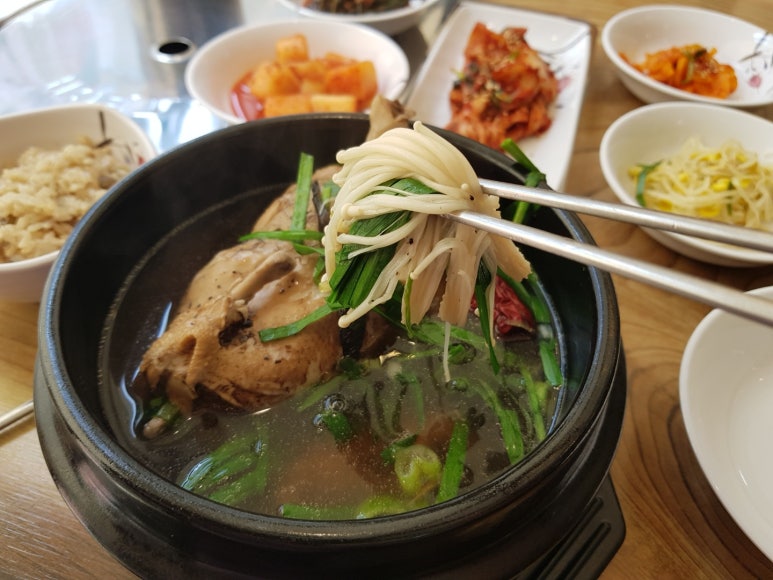 능이네버섯백숙 이미지