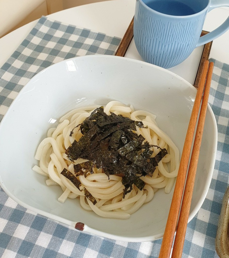 윤쓰메밀 이미지