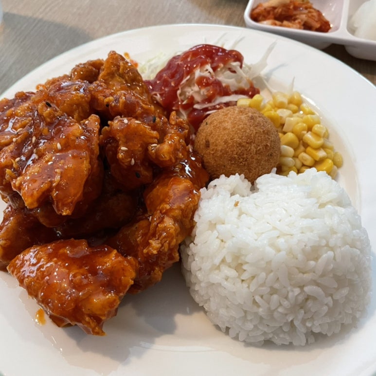 도담도담치킨 이미지