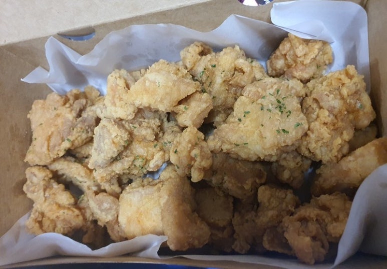 꼬꼬두마리치킨 이미지