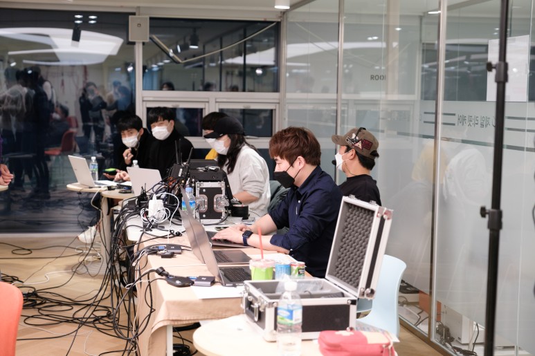 사진세공사 이미지