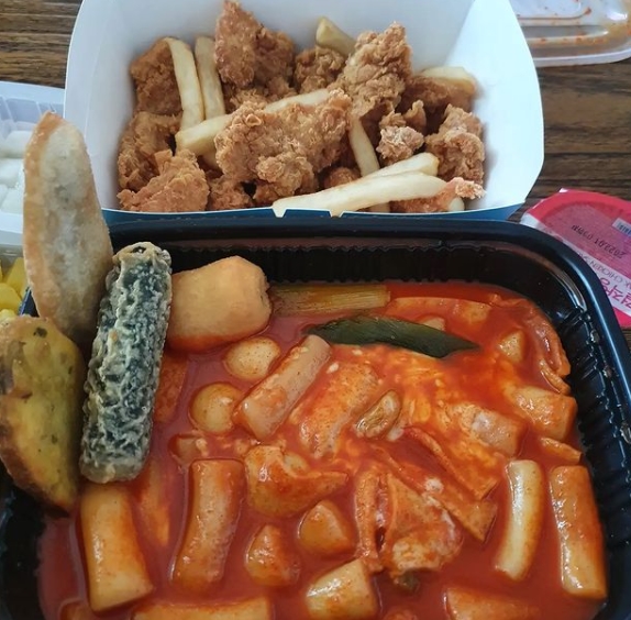 걸작떡볶이치킨 이미지