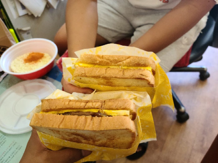 모모토스트 이미지