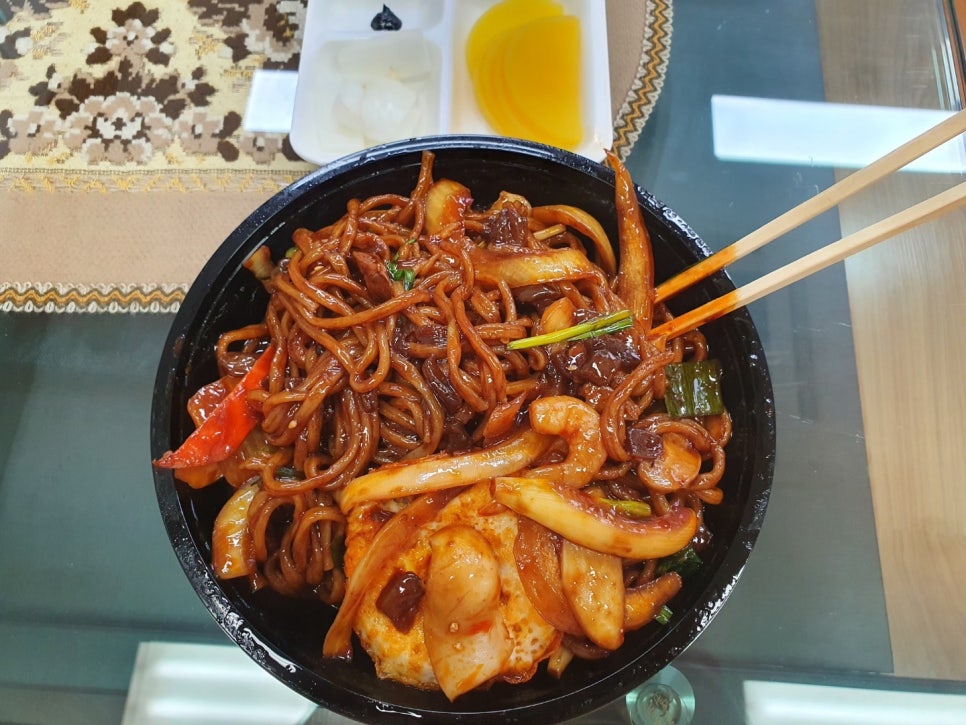 황제쟁반짜장 이미지