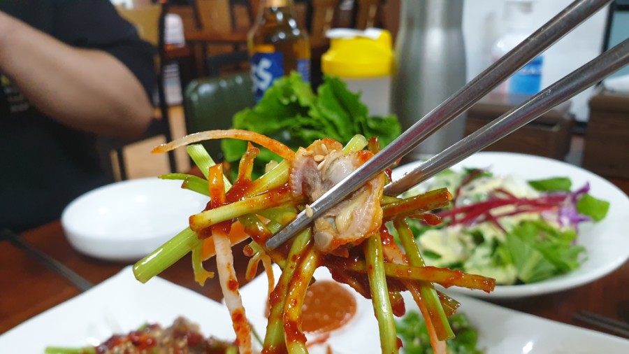푸짐한 식당 이미지