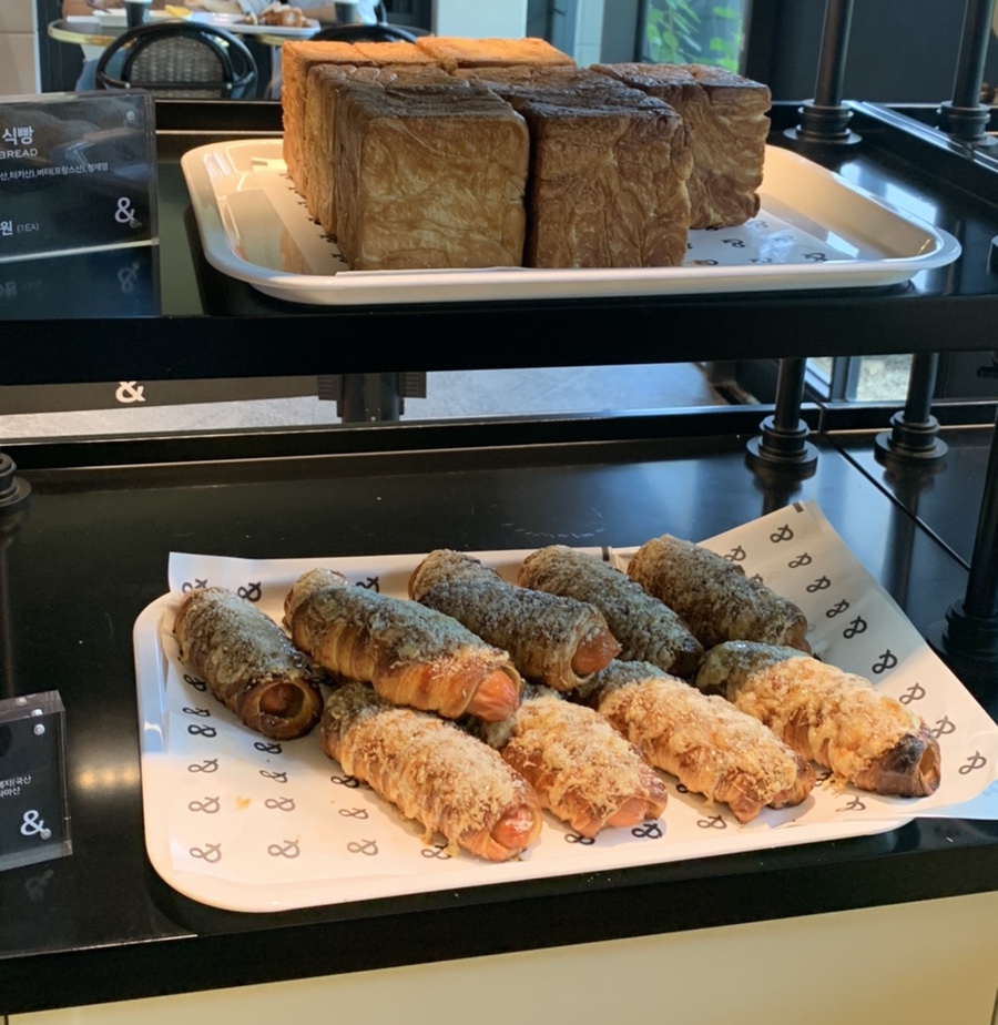 커피앤빵 이미지