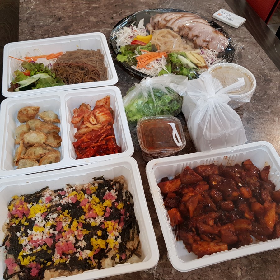 평화육남매왕족발 이미지