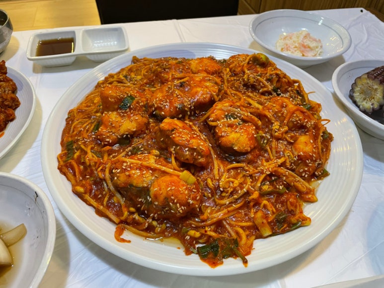 평화아구찜 이미지