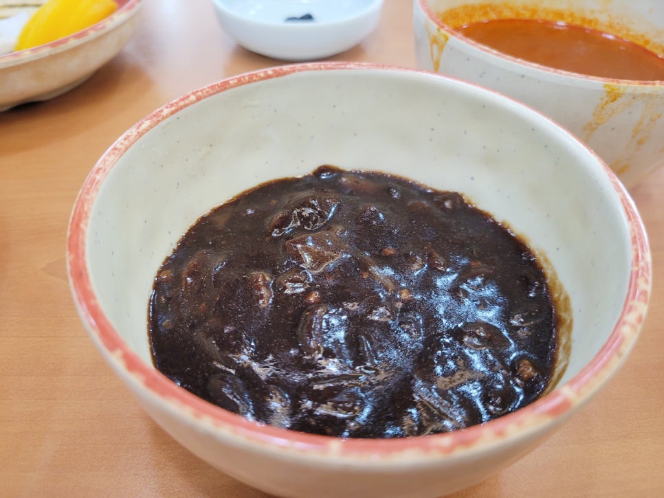 황제쟁반짜장 이미지