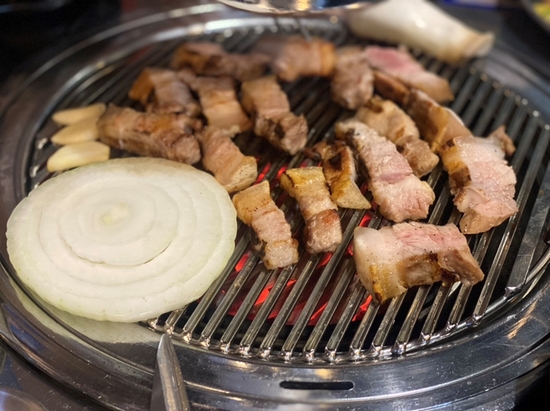 돈먹쇠 이미지