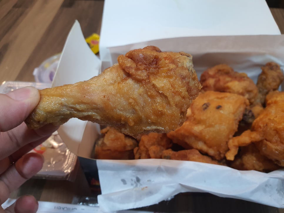 동근이숯불두마리치킨 이미지