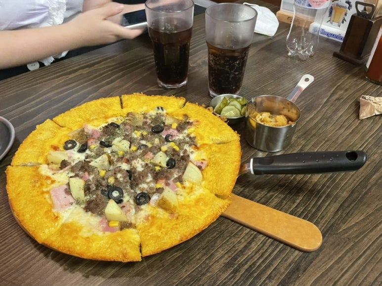 맥주를구한피자 구서점 이미지