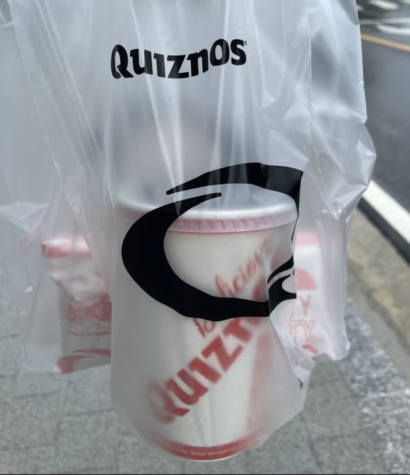 퀴즈노스포항공대점 이미지