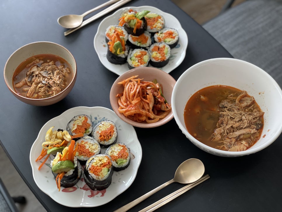 김밥에꽂혔다 이미지