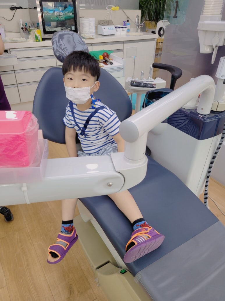 유니나치과 이미지