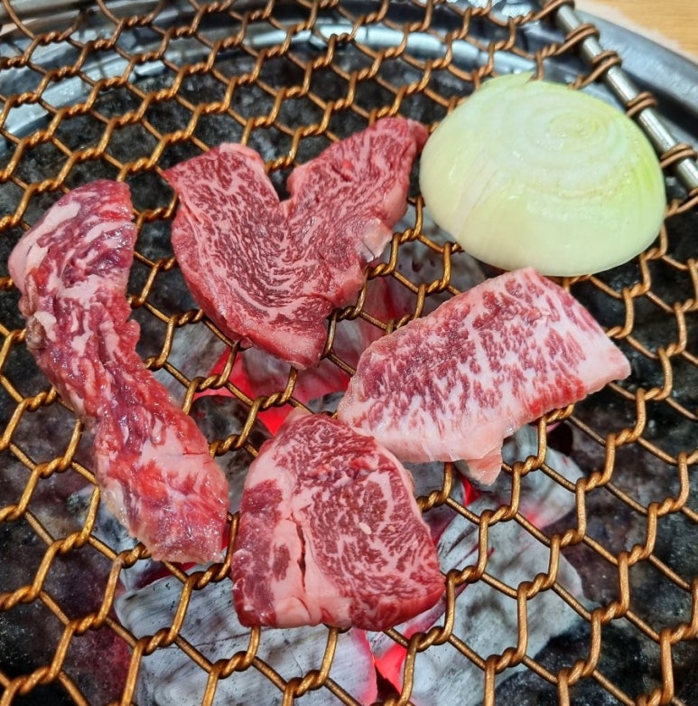 명품참숯화로구이 이미지