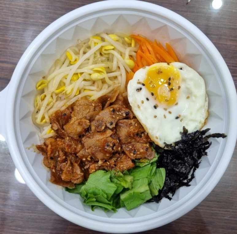 눌림이네 꼬기왕 비빔밥 이미지