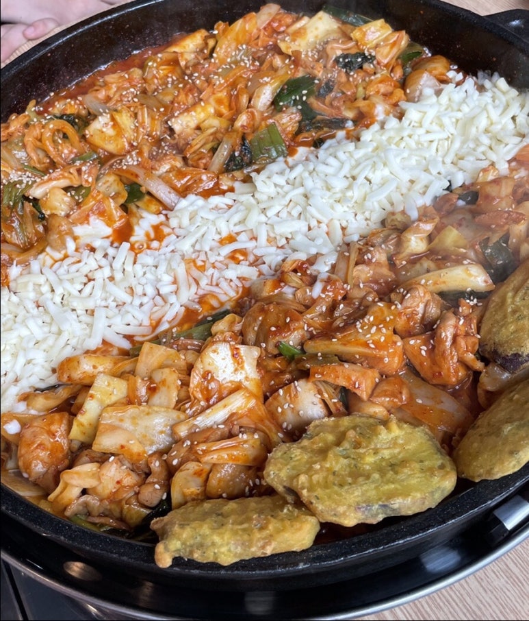 홍춘천치즈닭갈비고덕 이미지