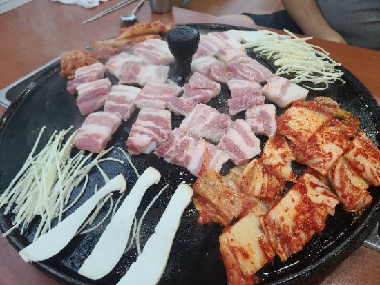 마루솥뚜껑와인삼겹살 이미지