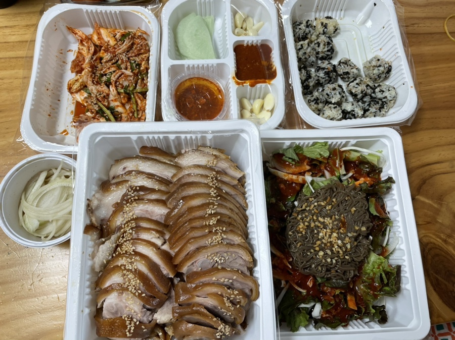 돈돈이네족발 이미지